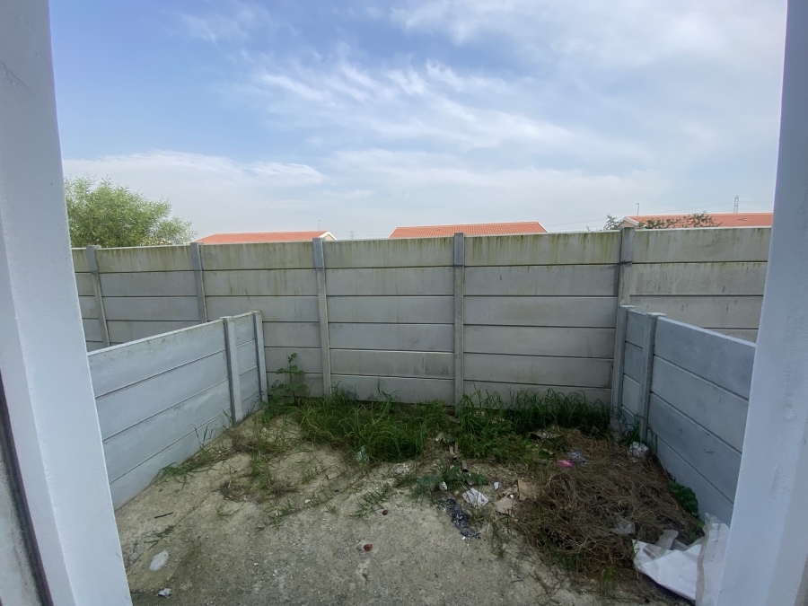 2 Bedroom Property for Sale in Highbury Western Cape